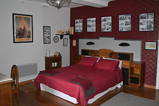 Family guest room designed in the style of the 1930s Art Deco era.